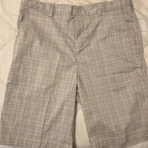 Men’s golf shorts